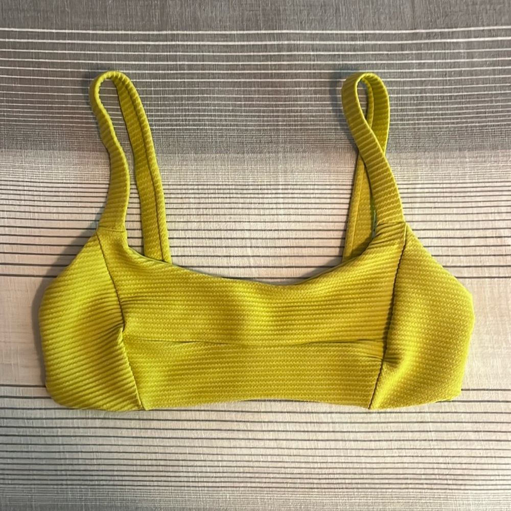 NWOT LSpace bikini top
